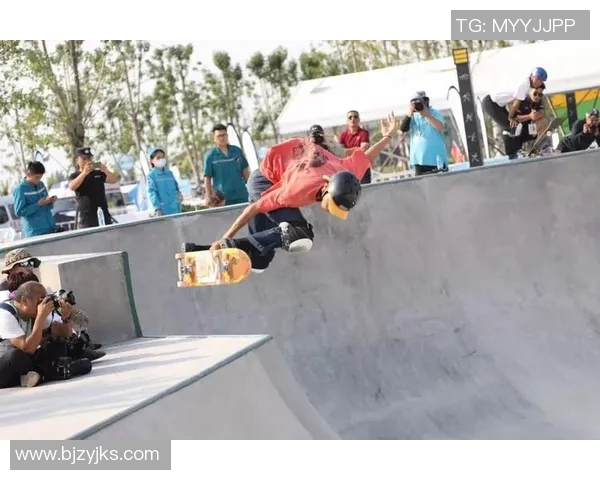 杭州滑板队在极限运动世界杯积分榜中以57分稳居第一名引发关注